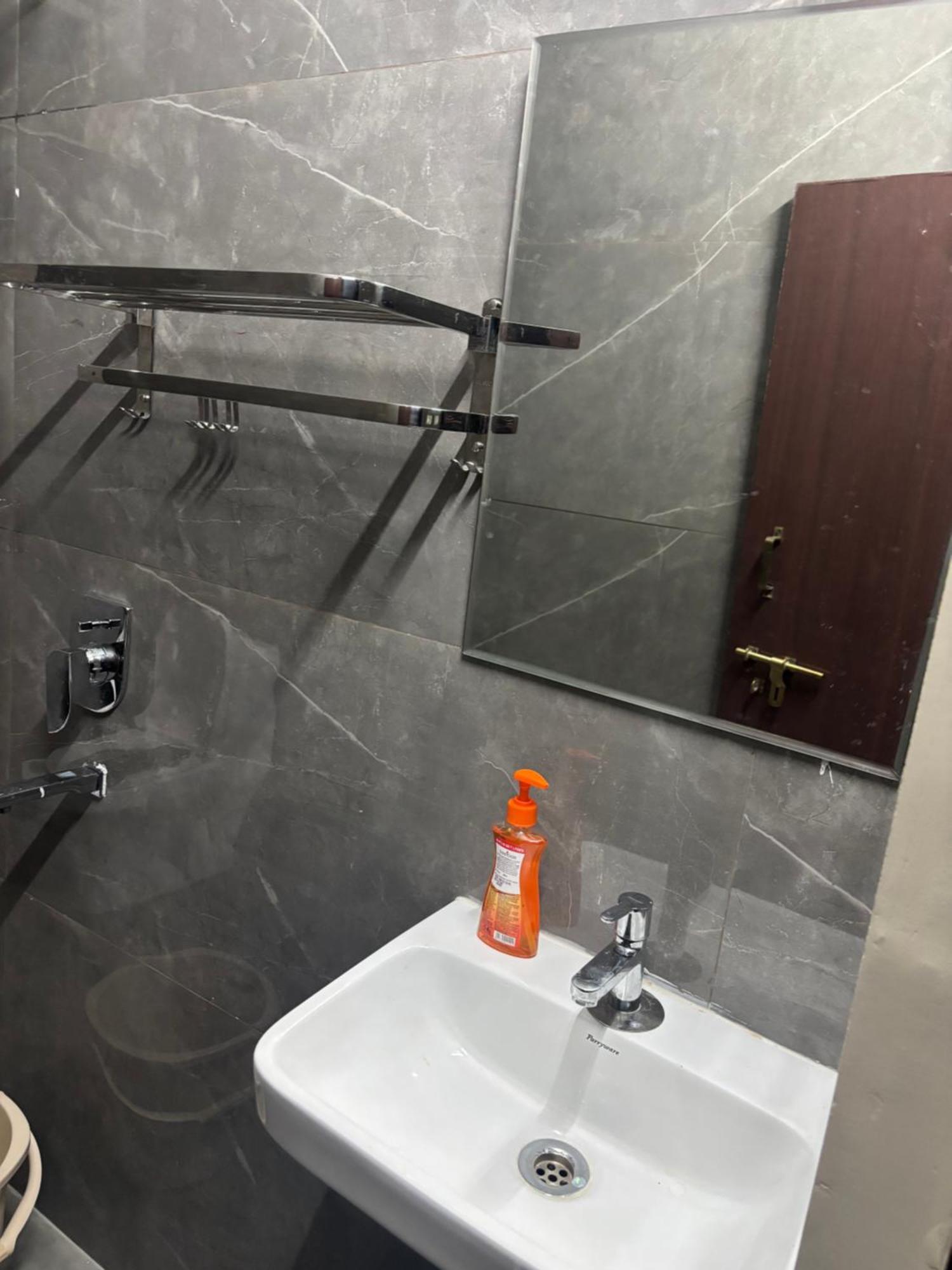 Nest Inn Homestay Τιρουπάτι Εξωτερικό φωτογραφία